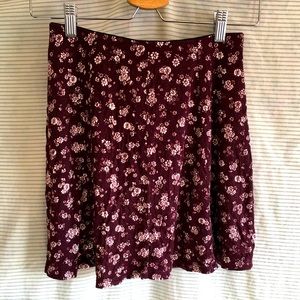 Pull & Bear burgundy floral mini skirt size S